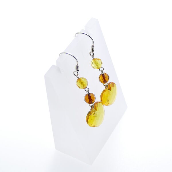 Slīpētie dzintara sirsniņu auskari ar āķīti