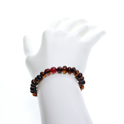 Sieviešu aproce no Ķiršu-konjaka krāsas pulēta dzintara un sarkanā nefrīta pērles