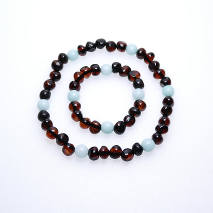 Браслеты из янтаря вишнёвого цвета и нефрита цвета морской волны