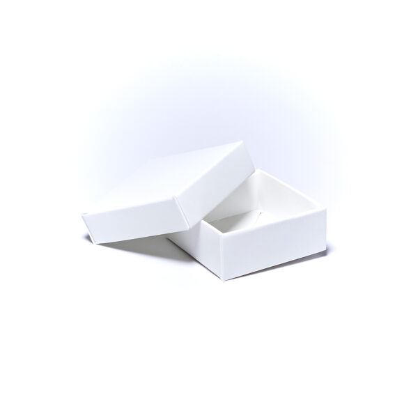 Подарочная коробка из белого картона - 50x50x20мм